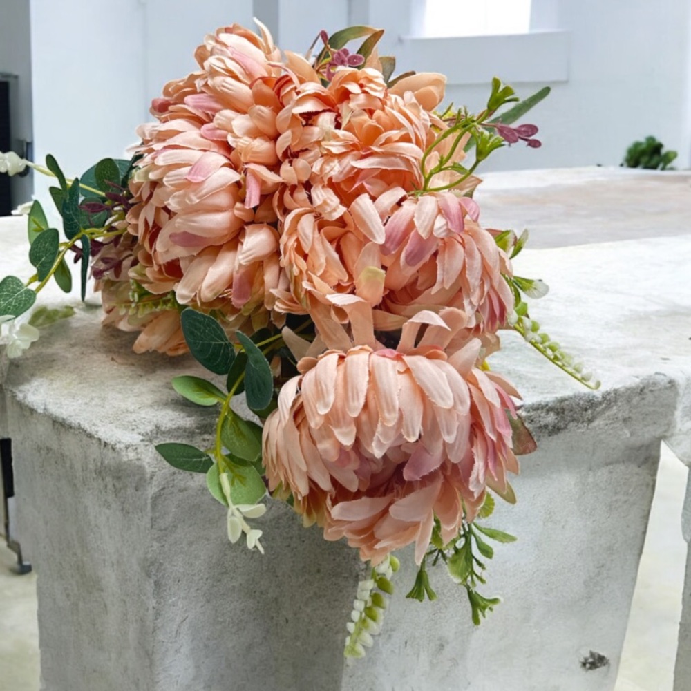 Faux Floral 8 Branch Chrysanthemum Eucalyptus Leaves Bouquet New Product